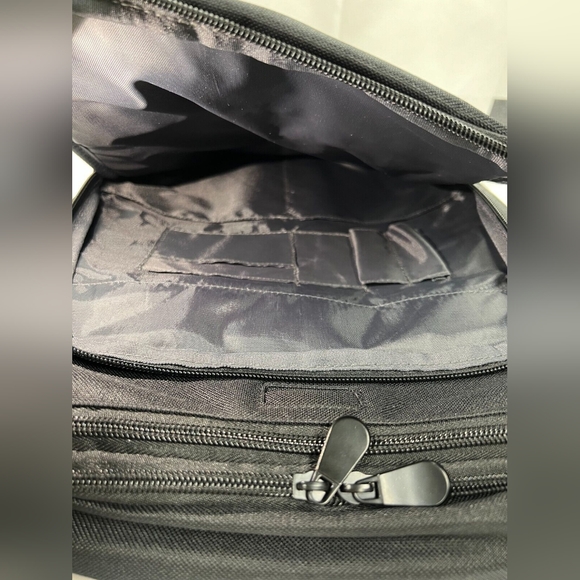 😺HP Essentials Laptop Carry Case Backpack in Black - Picture 16 of 16